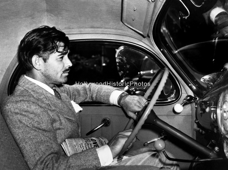 Clark Gable 1939 In his Lincoln Zephyr copy.jpg